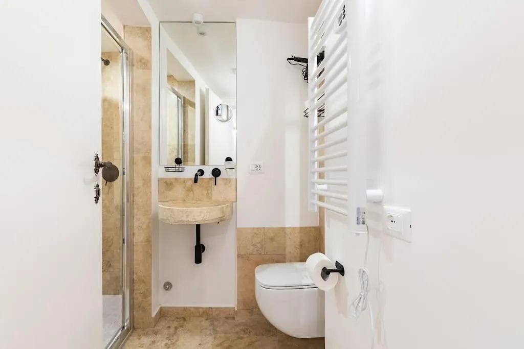 Bottega Augustea Duplex Apartment In Monti Rome Italy