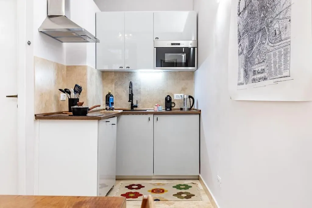 Bottega Augustea Duplex Apartment In Monti Rome