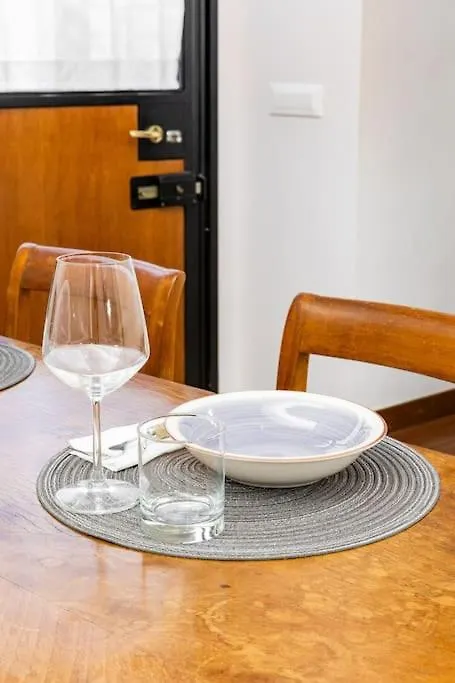 Bottega Augustea Duplex Apartment In Monti Rome Italy