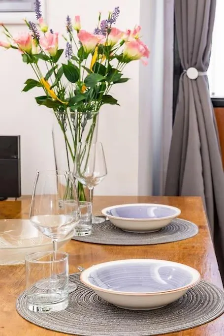 Bottega Augustea Duplex Apartment In Monti Rome